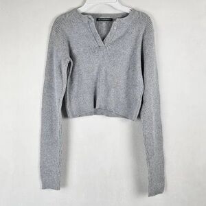 Brandy Melville Gray V-Neck Cropped Sweater